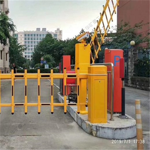 12670634793_1916686844.jpg